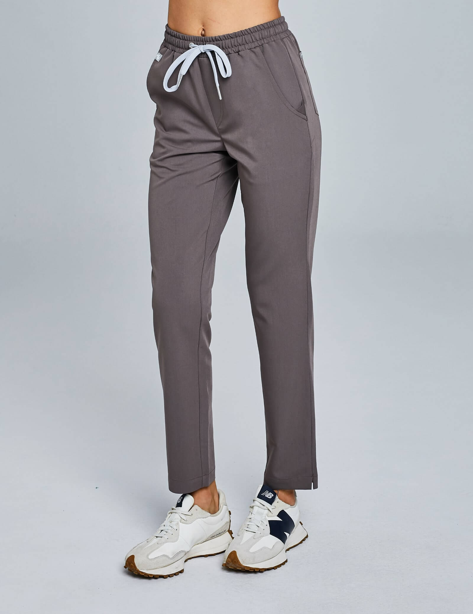 Pantaloni pentru femei Basic - CHOCOLATE BROWN Pantaloni pentru femei Basic - CHOCOLATE BROWN