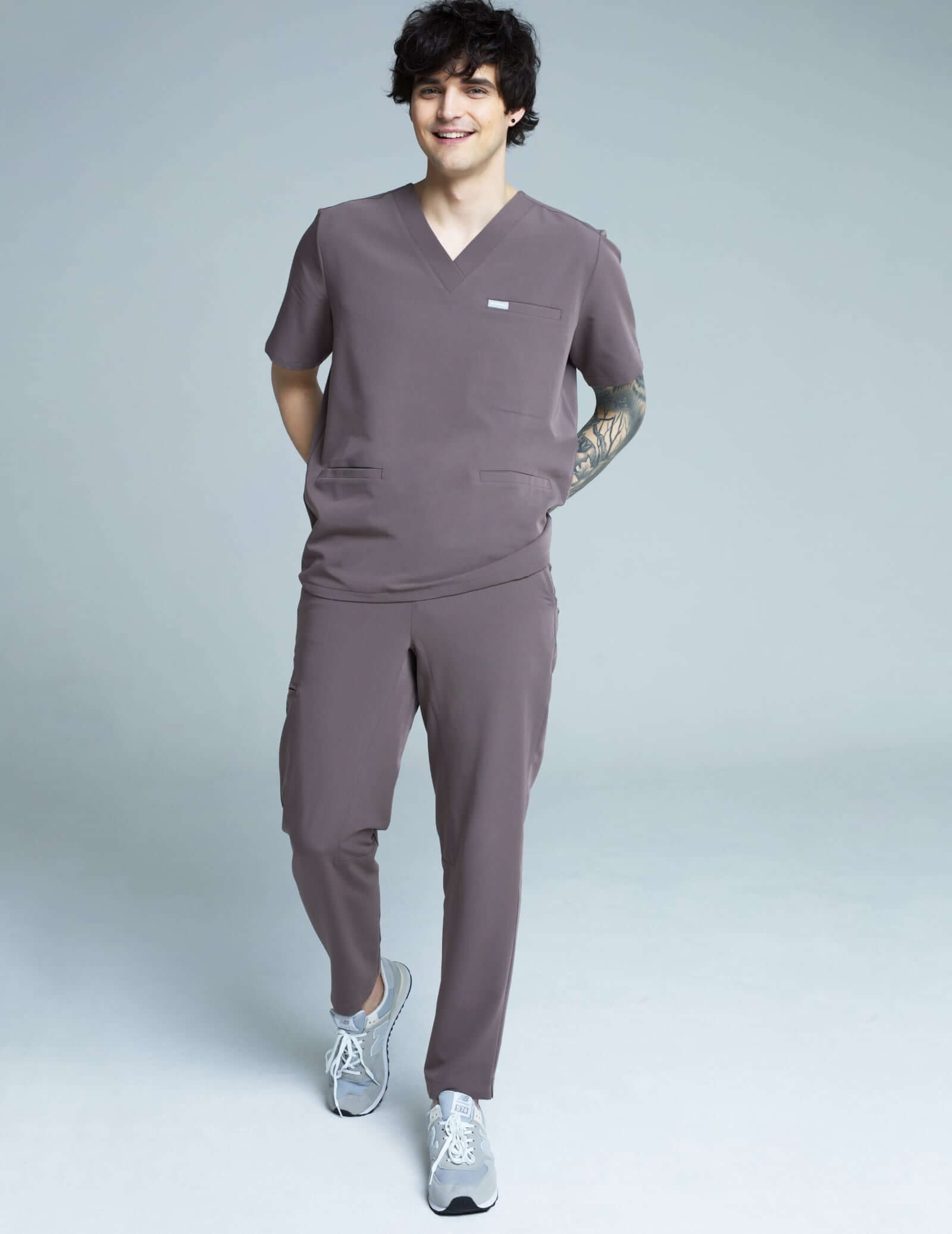 Pantaloni basic pentru bărbați - CHOCOLATE BROWN Pantaloni basic pentru bărbați - CHOCOLATE BROWN