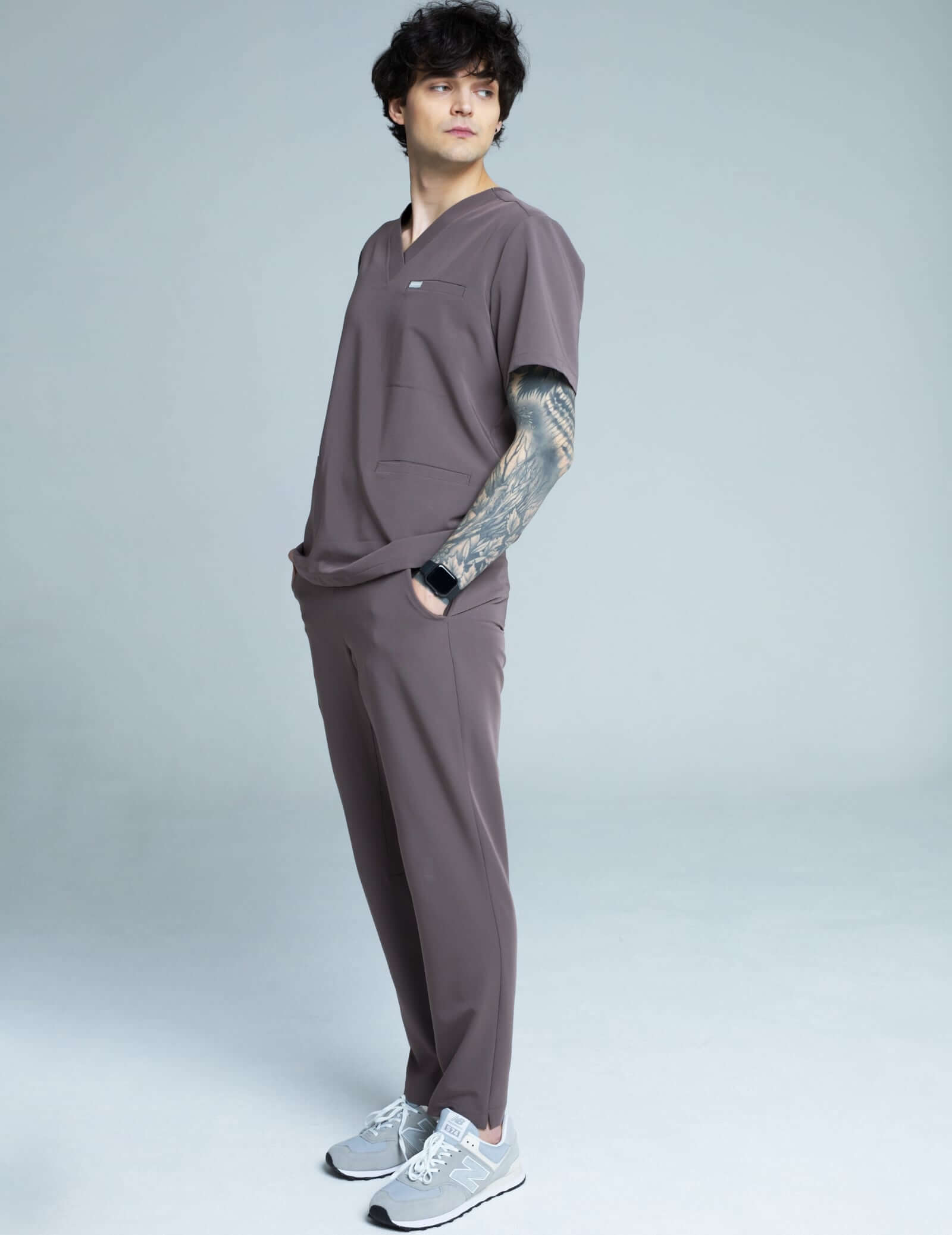 Pantaloni basic pentru bărbați - CHOCOLATE BROWN Pantaloni basic pentru bărbați - CHOCOLATE BROWN