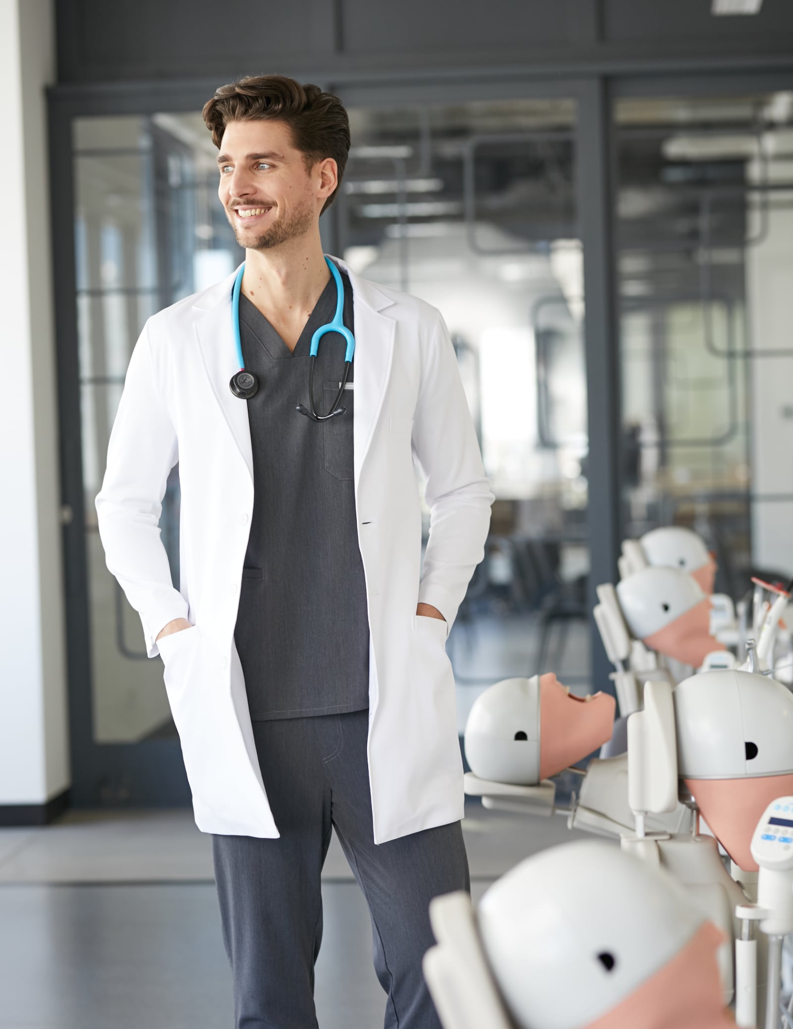 Șorț medical Slim Fit pentru bărbați - COLTON Șorț medical Slim Fit pentru bărbați - COLTON