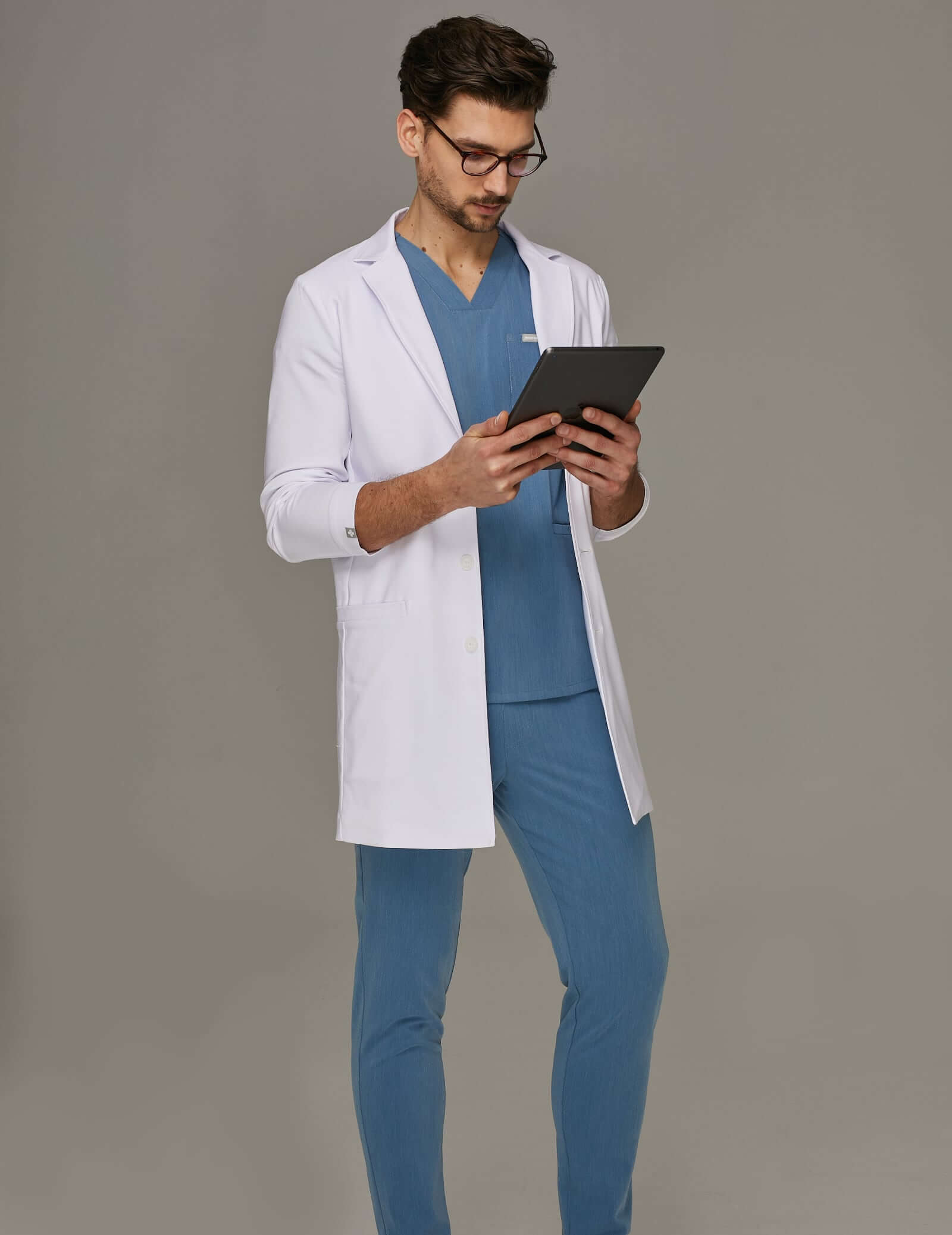 Șorț medical Slim Fit pentru bărbați - COLTON Șorț medical Slim Fit pentru bărbați - COLTON