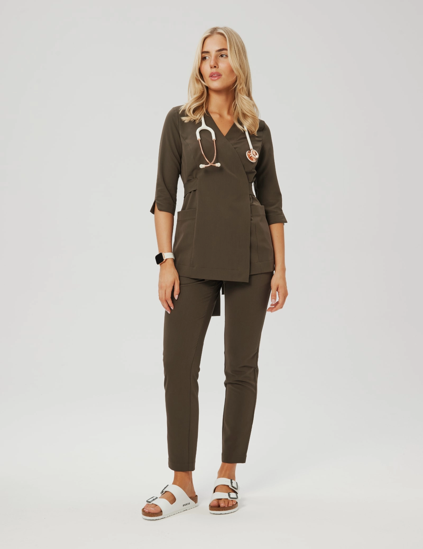 Pantaloni pentru femei Basic - OLIVE NIGHT Pantaloni pentru femei Basic - OLIVE NIGHT