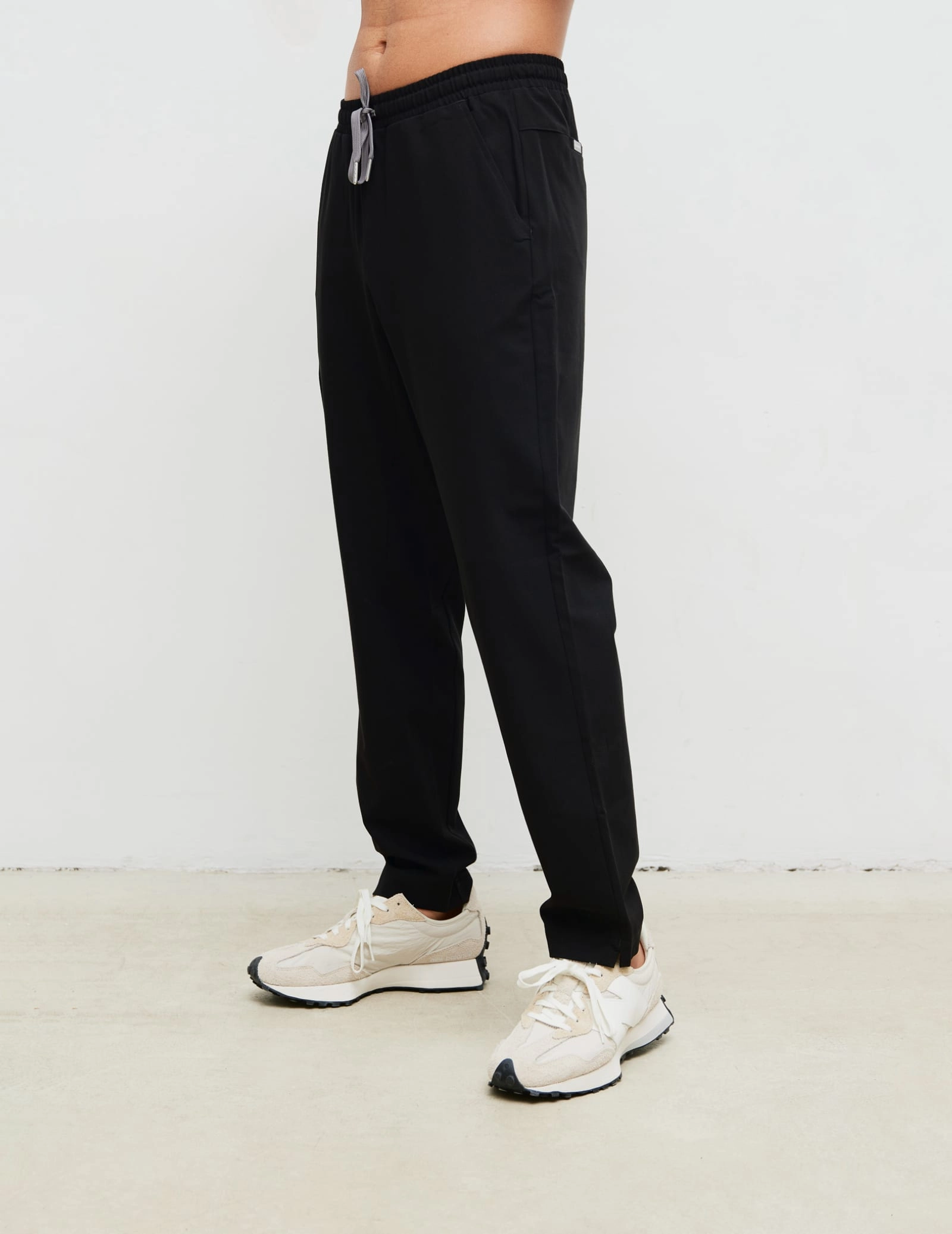Pantaloni basic pentru bărbați - BLACK