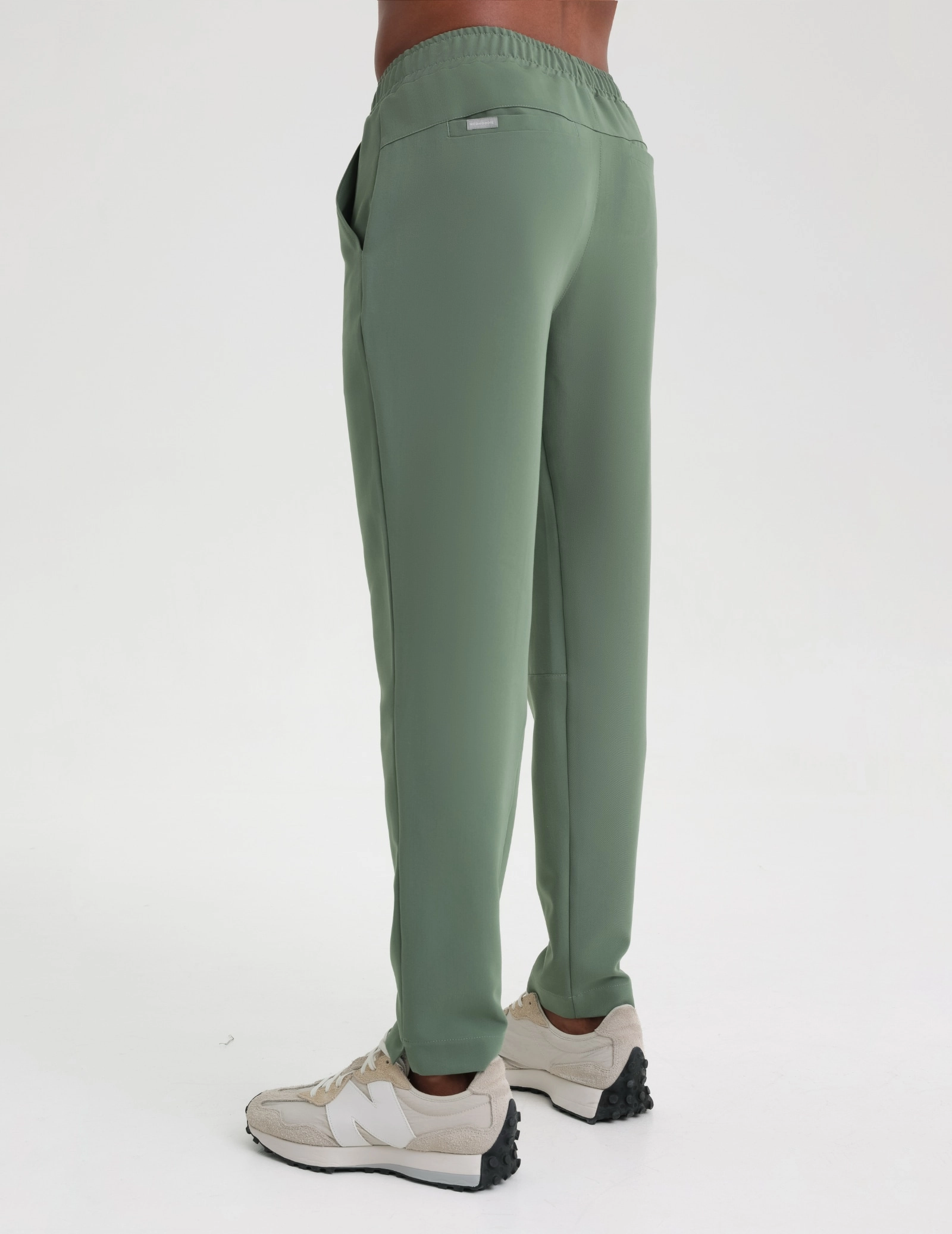 Pantaloni basic pentru bărbați - KHAKI Pantaloni basic pentru bărbați - KHAKI