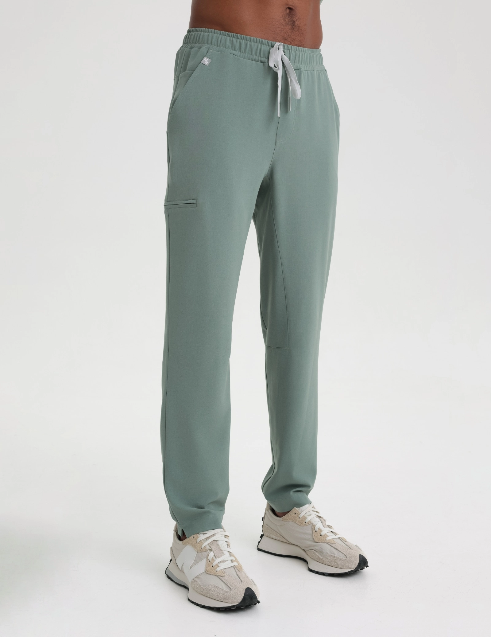 Pantaloni basic pentru bărbați - DUSTY GREEN Pantaloni basic pentru bărbați - DUSTY GREEN