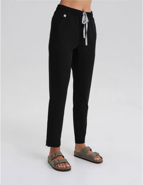 Pantaloni pentru femei Basic - BLACK