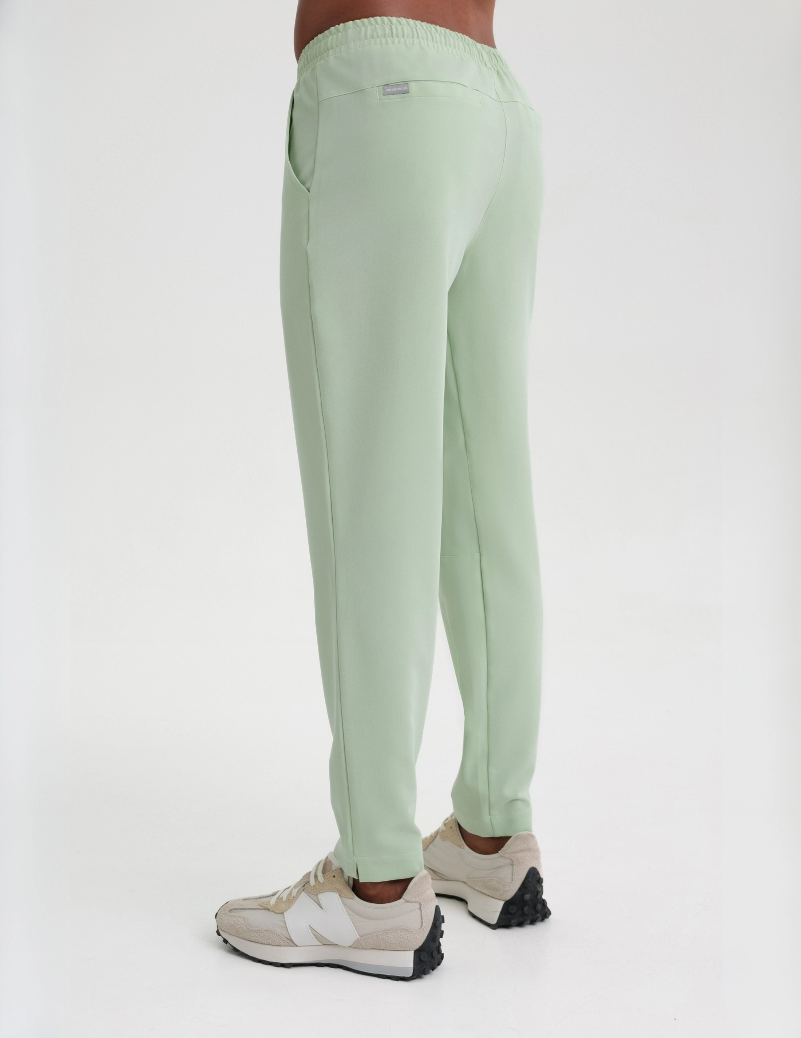 Pantaloni basic pentru bărbați - MATCHA LATTE