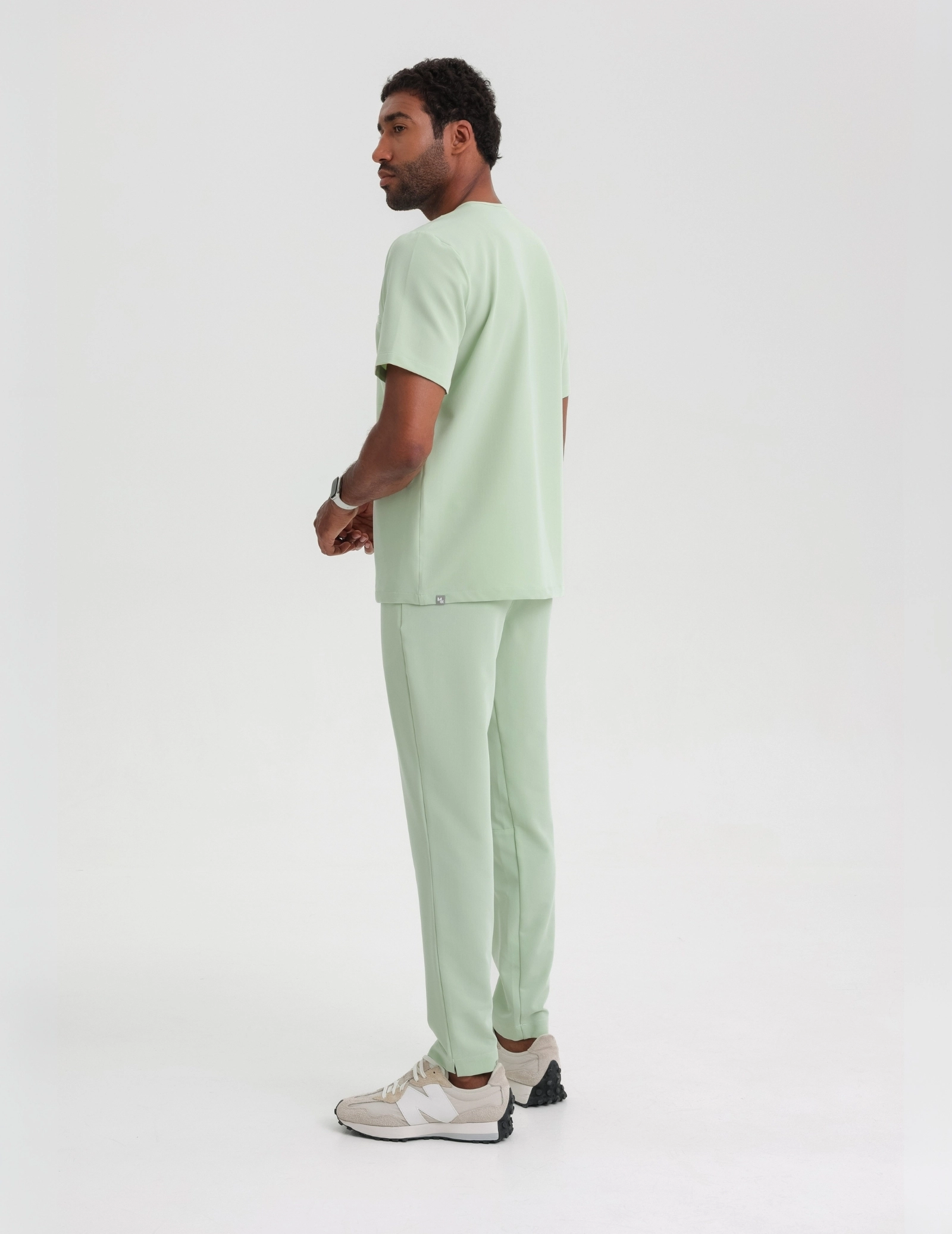 Pantaloni basic pentru bărbați - MATCHA LATTE