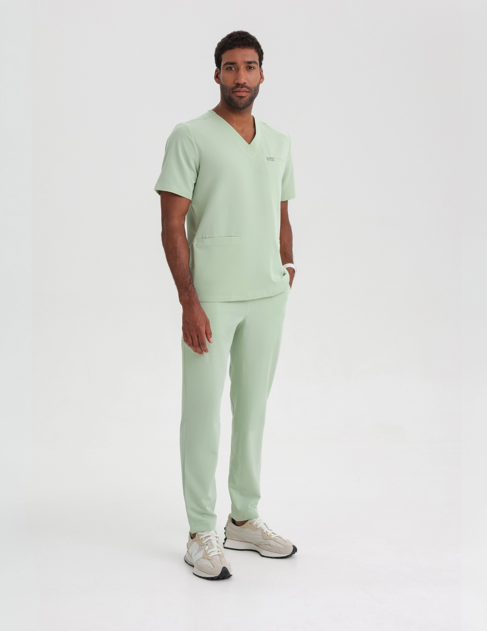 Pantaloni basic pentru bărbați - MATCHA LATTE