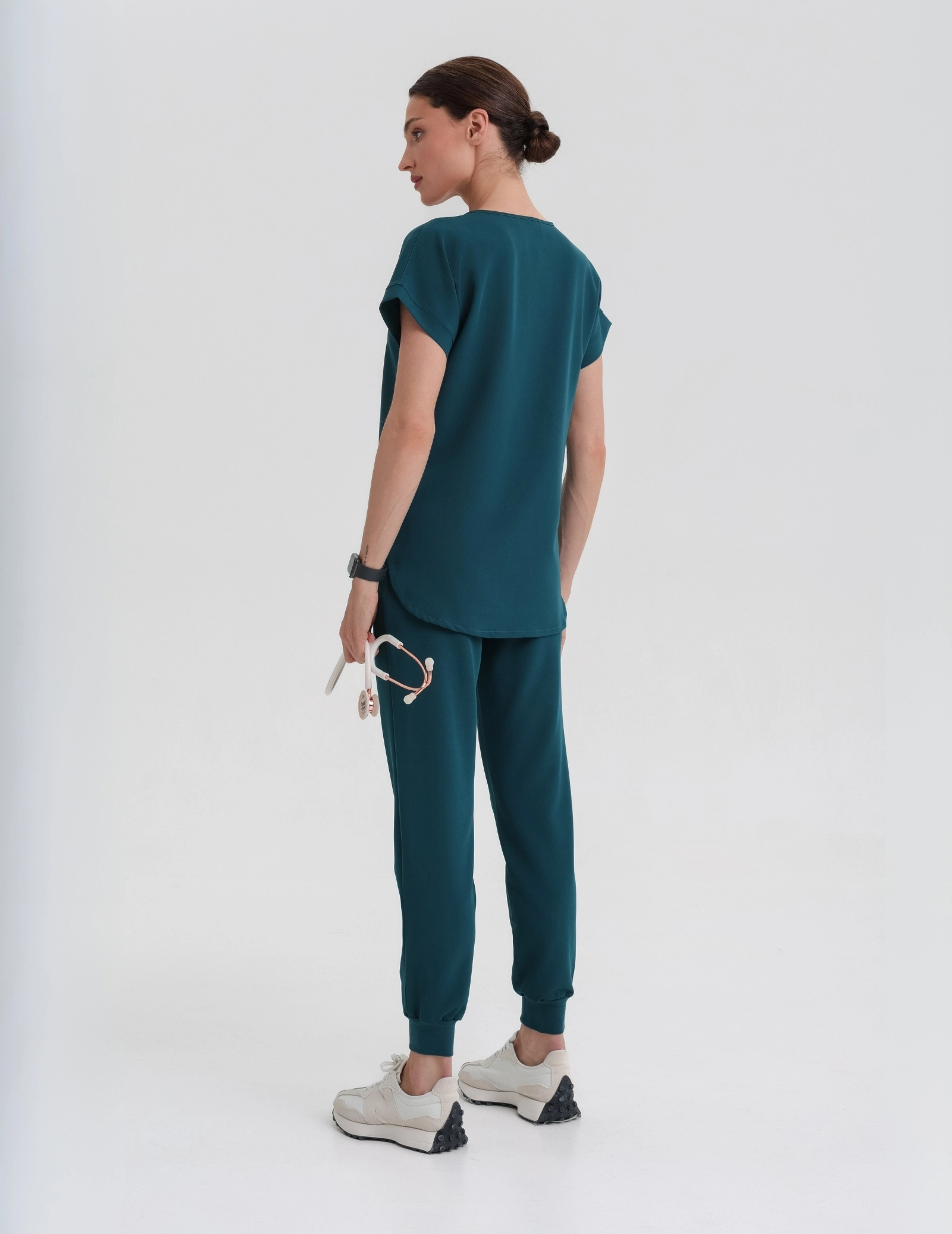 Pantaloni joggers pentru femei - DEEP GREEN Pantaloni joggers pentru femei - DEEP GREEN