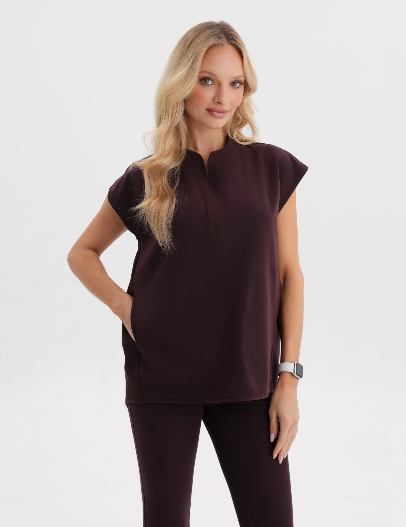 Bluză Medicală Khloe - DARK CHOCOLATE