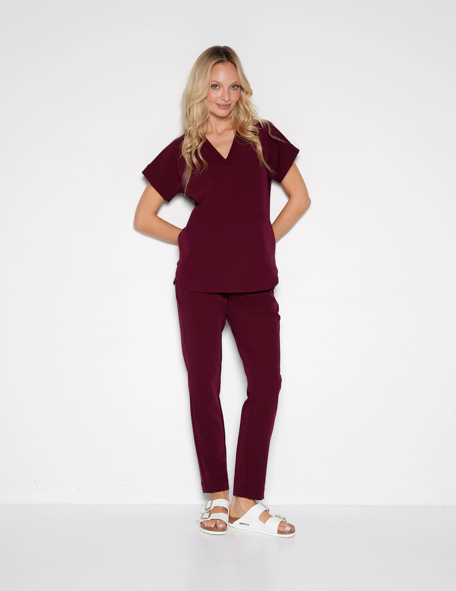 Pantaloni pentru femei Basic - BURGUNDY