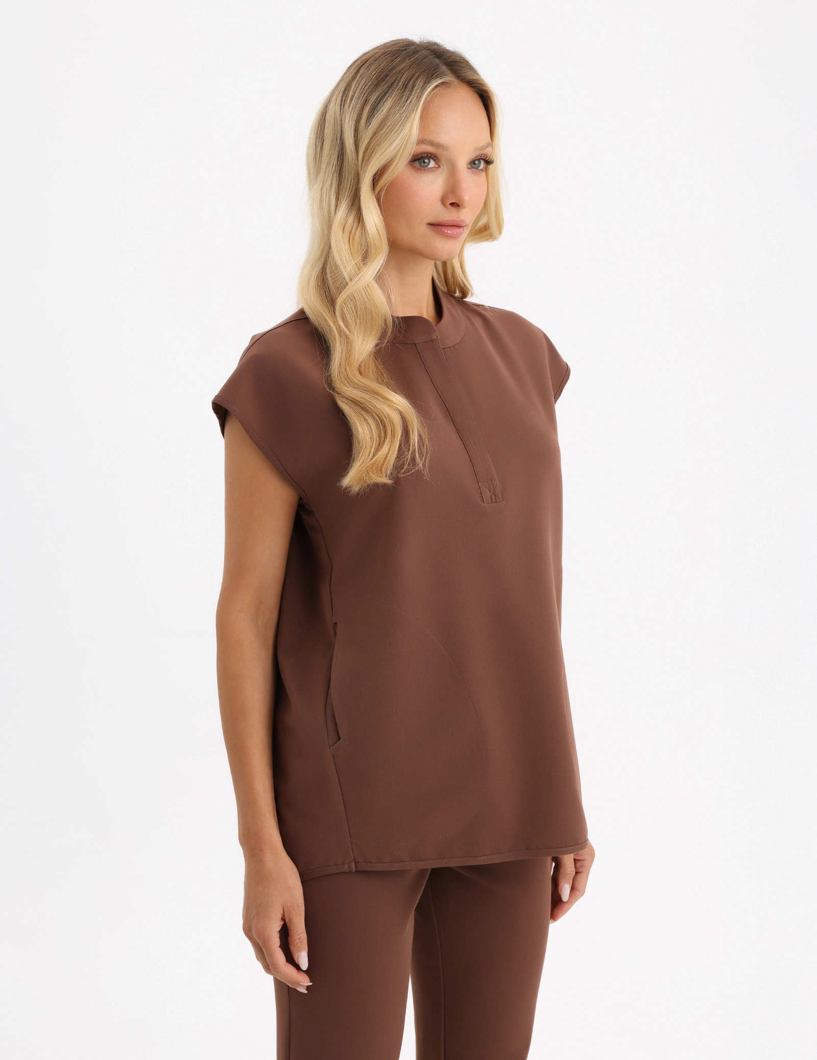 Bluză Medicală Khloe - MILKY BROWN